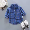 Style Boys Shirt Långärmad för barn Plaid Shirt Baby Girl Blouse Bouss Shirt 210701