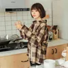 Höst Vinter Korea Mode Kvinnor Långärmad Loose Plaid Shirts Coat All-matchad Casual Vintage Sanding Woolen Blouse S338 210512