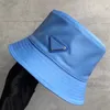 2 designers de moda letra Bucket chapéu para as mulheres dos homens bonés brancos preta pescador praia sol viseira larga brim chapéus dobrável senhoras boné de bowler verão