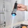 Robinet de cuisine brossé lumière LED ressort rétractable mélangeur de cuisine avec eau froide mitigeur bec pivotant tête de poche 211108