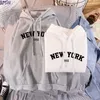 NYA Färger Tröjor Höst Vinter Dam NEW YORK Tryck Huv Dam 2021 Bekväma Varma Luvtröjor Dam Toppar Pullover H0909