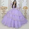 Ballkleid aus lavendelfarbener, mit Perlen verzierter Spitze, Quinceanera-Kleider, Pailletten, Herzausschnitt, lange Ärmel, Ballkleider, abgestufter Sweep-Zug, Tüll, Sweet-15-Maskeradekleid