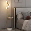 2021 роскошный современный светодиодный напольный лампа с твердой древесиной столовой золотой черный мода беспроводной зарядки металла стоящий свет для украшения дома