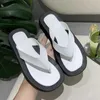 Rimocy Sommer Casual Clip Toe Plattform Hausschuhe für Frauen Einfarbig Strand Flip-Flops Frau Outdoor Flache Heels Slides 210528