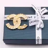 Classic Small Sweet Wind Simple Brand Designer Brooch Women Zircon Pearl C Letters Brooches Suit Pin Fashion Jewelry Clothing Decoration High Quality Accessories