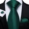 Bow Ties Green Solid Herrhandduk Manschettknappar Bröllopsfest för män Rostfritt stål Ringtillbehör Donn22