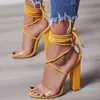 Verão 2021 Lace Up Heaver Heels Sandálias Mulheres Gladiador Transparente Transparente Cruz Brilhante Estraphy Open Toe Block Saltos Senhoras Sapatos Grande Tamanho