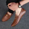 Chaussures habillées 2021 mode hommes en cuir formel sans lacet luxe homme appartements décontracté printemps automne mâle conduite mocassins