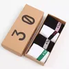 2021 Męskie Skarpety Klasyczna litera Mężczyźni Moda Skarpetka Casual Bawełna Wydrukowano 4 pary / pudełko