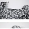 Yitimuceng Floral Print Blouse Kvinnor Beskära Toppar Sexiga Folds T-shirts Puff Sleeve Square Krage Sommar Koreanska Mode Toppar 210601