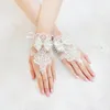 Rękawiczki ślubne Śliczne piękne krótkie koronki bez palców koronkowe aplikacje ślubne rękawice ślubne z kryształami koralikami Bowknot