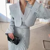 Kjolar Kvinnor Casual White Two Piece Set För Notched Långärmad Blazer Hög midja Oregelbundet Hem Kjol Eleganta Koreanska Set