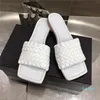 سوداء داخلية داخلية للنساء للنساء، Nappa Lambskin Slip-on Sandals باللون الأسود مع فتح