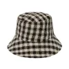 Unisex Classic Check Warm Bucket Hattar Plaid Ull Vinter Utomhus Gorros Panama Fluffy Y Fisherman Caps Women Mens Hip Hop