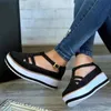 새로운 여성 샌들 버클 스트랩 플록 여름 신발 카우저 펨메 플랫폼 샌들 리아 플러스 크기 패션 검투사 웨지