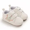 Primeros caminantes nacidos zapatos para niños pequeños masculino bebé paso frente PU femenino casual mocasín antideslizante clásico