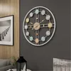 40cm 3D Retro Nordic Wall Orologio da parete in metallo Numero romano Numero di DIY Decorazione di lusso per la casa Livingroom Bar Cafe Silent Round Clocks