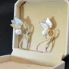 Cindy Xiang Shell Tulip Broszki Dla Kobiet Moda Cyrkonia Fower Pin Broszka Akcesoria ślubne 2 Kolory Dostępny prezent