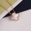 European Four Leaf Necklaces High Quality Women Pendulous Clover Gift Wedding Qtt Chains4213407