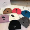 إمرأة قبعة الرجال casquette الشتاء الصوف بيني قبعة للنساء الفاخرة محبوك القبعات مصمم قبعات الكلاسيكية متماسكة للجنسين كاب الأزياء 2202123WU