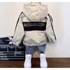 Baby Boy Jacka Höstkantade Barn Coats Fashion Letter Zipper Boys Spring Korean Children's Windbreaker Ytterwear 211204