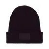 Vinterdesign män kvinnor beanie man hat casual stickade hattar mens sport mössa svart grå vit gul höjd kvalitet skalle caps226p