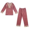 Mulheres Pijimas Gold Velvet Quente Inverno Pijamas Define Sexy Lace Robe Sleepwear Kit Macio Nightwear M-2XL 211215