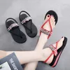 Tongs d'été Platfrom sandales pantoufles femmes plage diapositives chaussures à semelles compensées noir rouge A353