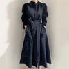 Koreli Şık Minimalist Elbise Zarif Stand Yakası Parlak Çizgi Elbiseler Kadın Rüzgar Çekme Tarzı Elbise Uzun Etek Y1006