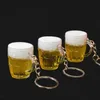 2x unisexe mode résine bière tasses 4*3 cm Simulation alimentaire artisanat porte-clés porte-clés G1019