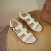 Kvinnor Sandal Square Low Heel Round Toe Buckle Cow Leather Hollow Slingback Sexiga damer Pumpar Sommarstorlek 34-40 Sandaler