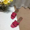 pantofola Designer Slides pantofole designer sandali Hotel Beach Indoor Mocassini donna Gomma in pelle classica Scarpe da pavimento piatte