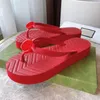 Högkvalitativ 2022 Kvinnors Designer Flat Sandaler Foam Tofflor Mode Ladies Skor Metal Spänne Lyxiga Sexiga Utomhus Flip Flops Med Original Box