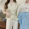 Coreano V-Pescoço Irregular Polka Dot Lace Oco Out Bandageg Botões Tops Camisas Moda Moda Solta Blusa Casual Branco 210601