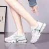 2023 Buty sportowe miękkie dno kobiety Tripe Trzy kolory buty do chodzenia trenerzy zapatos trend moda chaussures 36-40