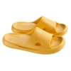 Slippers Black Women Yellow 2022 Sandals White Red Slides Slipper Womens Soft Comfortable Home Hotel Beach Shoes Size 35-40662 s