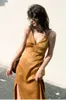 Bayanlar Yaz Akşam Parti Elbise Zarif Romantik Bodycon Yarık Spagetti Kayışı Altın Saten Elbiseler Vestidos Kadınlar Clubwear 210608