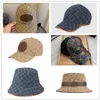 Män Kvinnor Casquette Baseballkeps Mode Lyx Designers Kepsar Hattar Herr Solhatt Utomhus Golfkeps Justerbar huva Beanie Solhatt