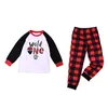 Familie Kerstmiskleding Letter Pak Kids Mama en Me Kleding Moeder Dochter Vader Baby Matching Outfits 210429