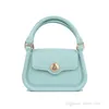 Flickor Prinsessan Handväska Kvinna Senior Sense Cross Body Tide Lady Candy Color Chain One Shoulder Bag Magnetic Buckle Jelly Väskor F852