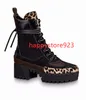 Mulheres grandes botas tornozelo moda lace up plataforma de couro martin boot top designer senhoras letra impressão inverno botinhas sapatos 7199