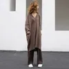 Shijia秋の長いセーター女性のVネック特大の緩い茶色のニットジャンパー女性のプルオーバーFemme Winter Streetwearトップ210918