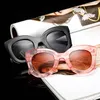 Lunettes de soleil mode femmes surdimensionnées grand cadre Rivet lunettes de soleil abat-jour en plastique concepteur de luxe 8 couleurs
