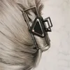 Damskie Projektant Hairclips Metal Trójkąt Panie Klips Do Włosów Z Pieczęci Kobiety Dziewczyna Marka Wysokiej Jakości Barrettes Moda Akcesoria do włosów