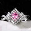 Temperament Sweet Women Finger-Rings med rosa kubiska zirkoniume glänsande bröllopsdag ring Löfte smycken