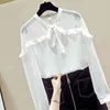 Jesień moda Zobacz przez eleganckie ruffled bow collar damskie topy koreański z długim rękawem biały szyfon bluzka Blusas 11149 210508