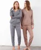 Colorfaith 2021 Automne Winter Women sets 2 pièces Pull à col en V 39 pouces longs pantalons en tricots