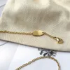 Designer Smycken Kvinnors Lyx halsband Gold V Mäns Kedja Hängsmycke Rostfritt Stål Armband Örhängen Set Fashion Style med låda