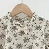 Baby meisje bloemen shirt lente kinderen lange mouw witte baby herfst geboren kleding 210429