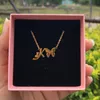 Designer colar de jóias de luxo minimalismo borboleta bonito para mulheres boho staponle aço ouro chain alfabeto letra animal pingente